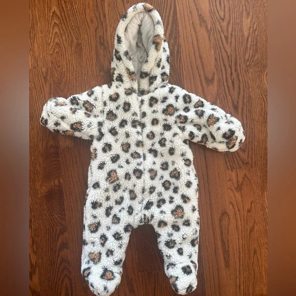 Little Me Fuzzy 3-6M Leopard Print Footie - Picture 2 of 6